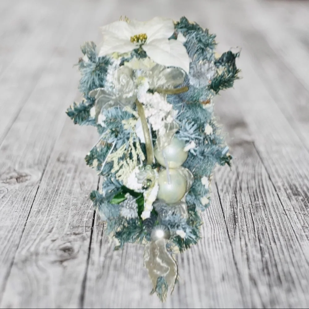 NEW Blue/White Winter Christmas Holiday Floral Spray Hangable Centerpiece 🎉HP🎉 - Picture 4 of 16